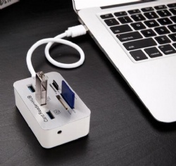 3-Port USB 3.0 Type A Hub for Micro/SDXC/SDHC/SD/UHS-I Cards